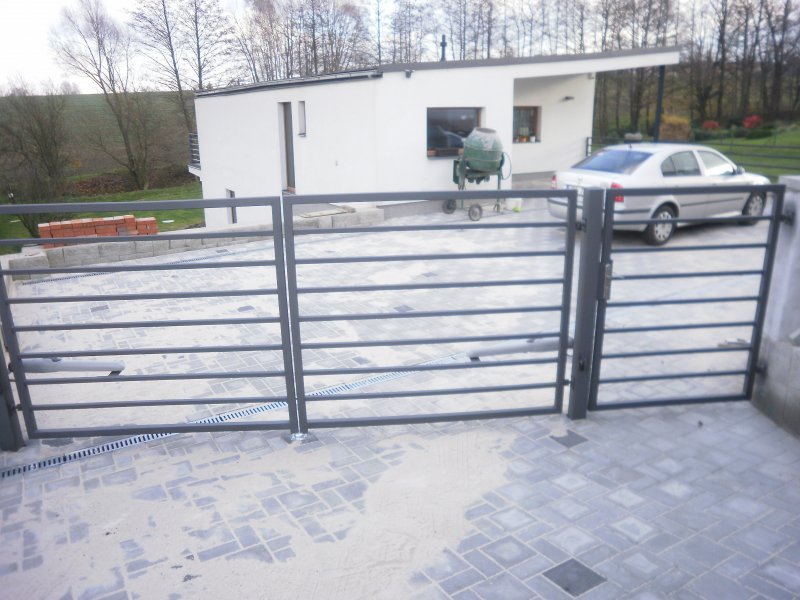 Brána křídlová, branka, Šenov
