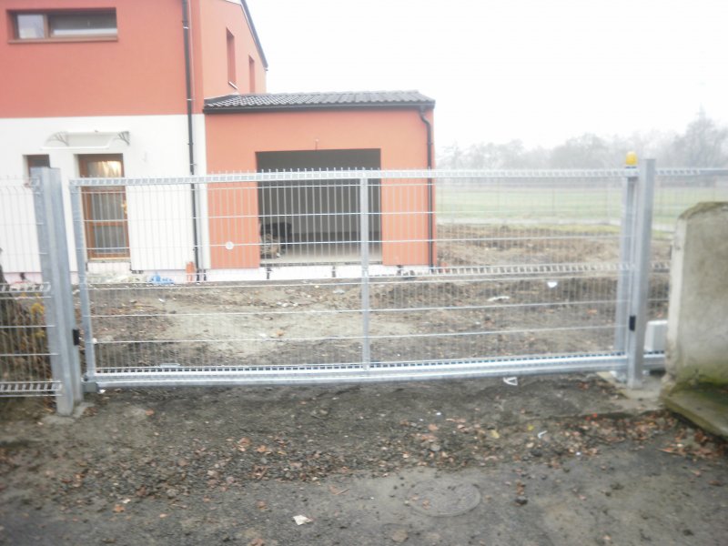 Brána samonosná a branka, Ostrava Kunčičky