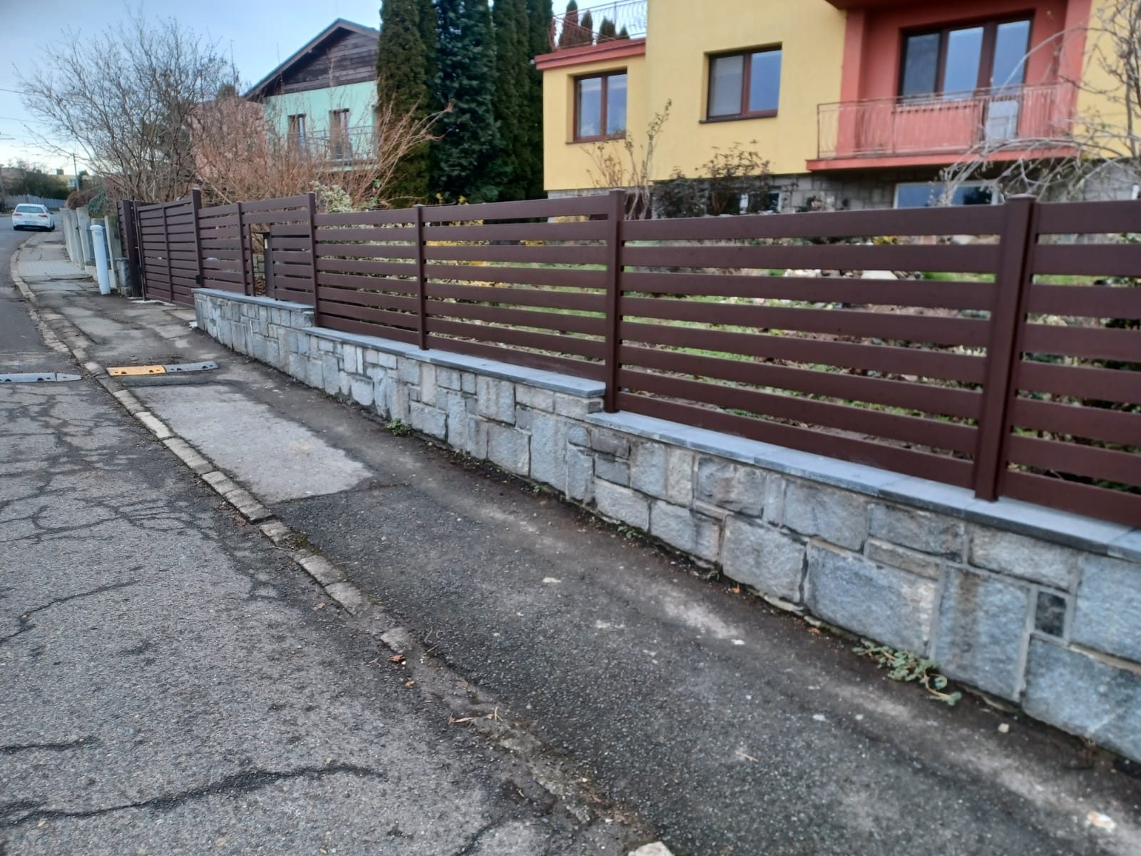 Hnědý plot Děhylov — Děhylov