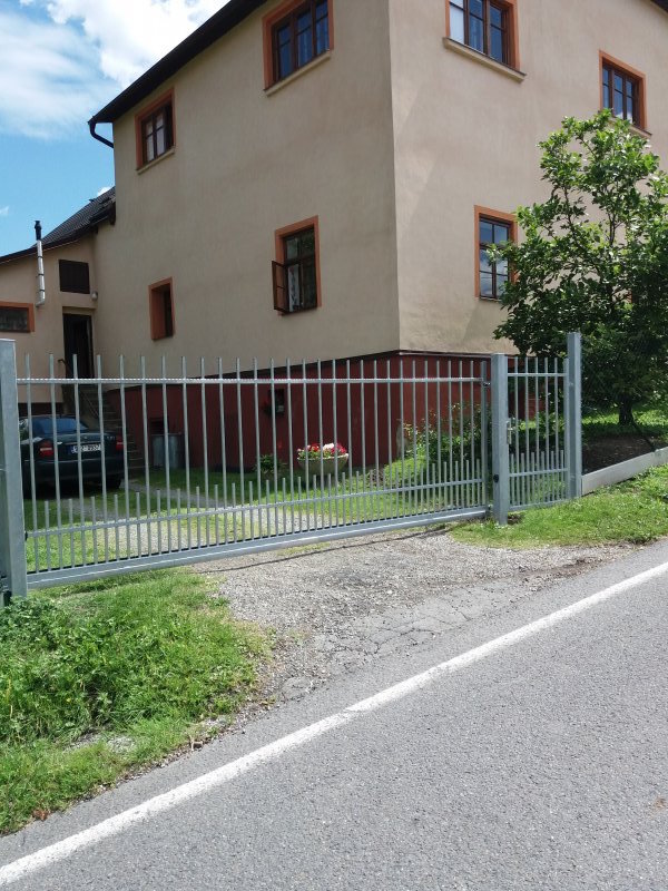 Posuvná brána Dobratice